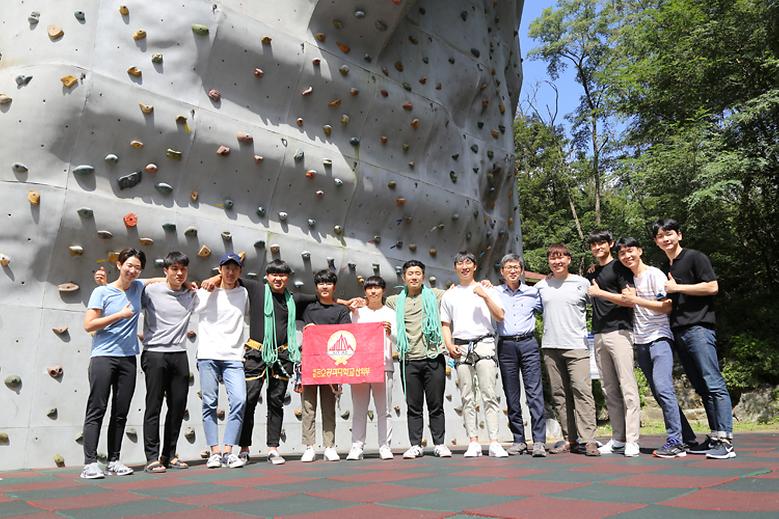 우리 대학 산악부 학생들, ‘등반객 구조’ 눈길